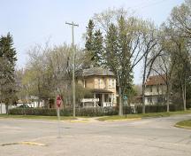 Context view of the Margaret Laurence House, Neepawa, 2005; Historic Resources Branch, Manitoba Culture, Heritage and Tourism, 2005