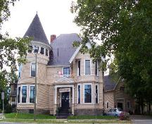 Gallery 78 vue de devant, montant la remise adjacente; City of Fredericton 2004