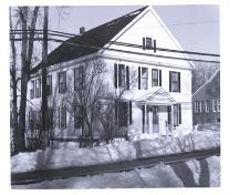 Vue aérienne, 1931, l'auberge au nord de la rue; private collection