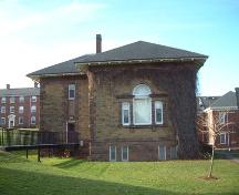 Side elevation, Emmerson Hall, Wolfville, NS, 2005.; Heritage Division, NS Dept. of Tourism, Culture and Heritage, 2005