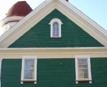 Detail of the pedimented gable on the east side of the Senator John Lovitt House, Yarmouth, NS, 2006.; Heritage Division, NS Dept. of Tourism, Culture and Heritage, 2006