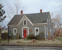 Front elevation, Harding House, Wolfville, NS, 2005.; Heritage Division, NS Dept. of Tourism, Culture and Heritage, 2005