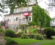 Rear elevation, the Consulate, Pictou, NS, 2005.; Heritage Division, Nova Scotia Department of Tourism, Culture and Heritage, 2005
