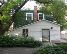 View of the rear of 326 - 11th Street East, highlighting the lean-to addition,2005.; City of Saskatoon, Kathlyn Szalasznyj, 2005.