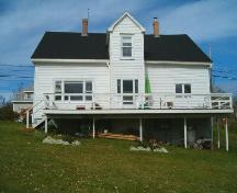 Rear elevation, Flynn-Cutler-Robichaud House, Arichat, NS, 2005.; Heritage Division, Nova Scotia Department of Tourism, Culture and Heritage, 2005