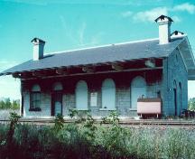 Exterior photo; (A. M. de Fort-Menares, 1991.)