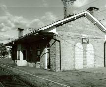 Exterior photo; (A. M. de Fort-Menares, 1991.)