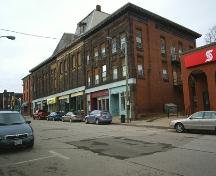 Immeuble Wood pris de la rue Bridge; Town of Sackville