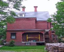 Rear elevation, Charles Richards House, Yarmouth, NS, 2005.; Heritage Division, NS Dept. of Tourism, Culture and Heritage, 2005.