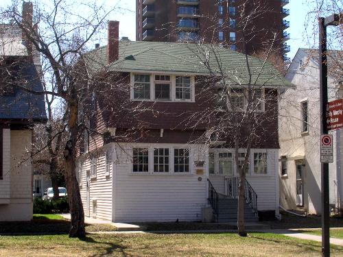 Front facade (north elevation)