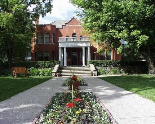 Front facade, north elevation