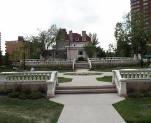 Formal garden, walkways and railings to the east of the Senator Lougheed Residence Provincial Historic Resource, Calgary (May 2000); Alberta Culture and Community Spirit, Historic Resources Management Branch, 2000