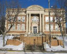 Front Facade of Court House highlighting the columns and pediment flanking the front entryway, 2006; Clint Robertson, 2006.