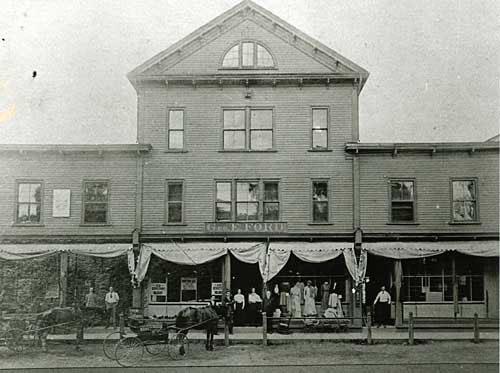 Façade avant vers l'année 1900