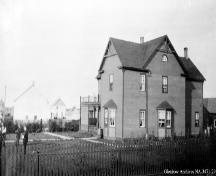 Hudson's Bay Company Factor's House, Fort Vermilion (1910); Glenbow Archives, NA-3471-29