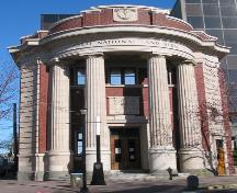 Exterior view of the Bank of Commerce Building, 2004; City of Nanaimo, Christine Meutzner, 2004