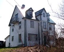 Exterior photo of Reddy House showing front facade.  Photo taken May 2006.; HFNL/ Andrea O'Brien 2006.