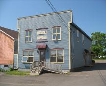 Entrance of the Salon de Couture Modifique.; Town of Tracadie-Sheila