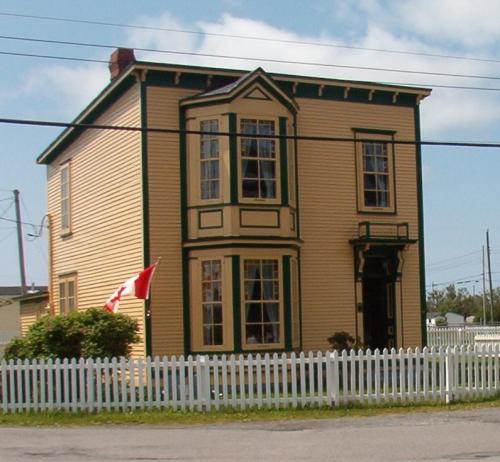 O'Reilly House, 048 Orcan Drive, Placentia