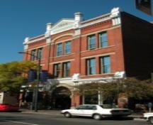 Exterior view of the Simon Leiser Building, 2004.; City of Victoria, Steve Barber, 2004