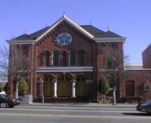 Exterior view of the Congregation Emanu-el Synagogue, 2004.; City of Victoria, Berdine Jonker, 2004.