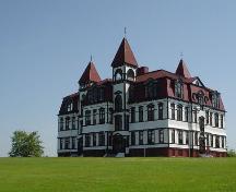 Lunenburg Academy, view from Lunenburg Cemetery.; Heritage Division, NS Dept. of Tourism, Culture and Heritage, 2004.