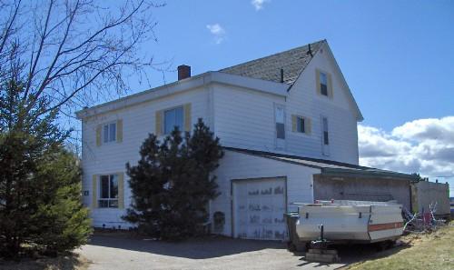 58 Hunt Avenue / Huntington