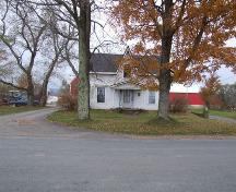 Front elevation, Ilsley Homestead, Somerset, NS, 2006.; Heritage Division, NS Dept. of Tourism, Culture and Heritage, 2006.