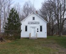 Front elevation, Mount Hanley School Section No. 10, Mount Hanley, Nova Scotia, 2006.; Heritage Division, NS Dept. of Tourism, Culture and Heritage, 2006.