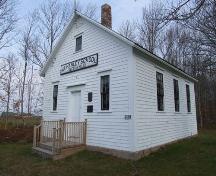 Front and south elevation, Mount Hanley School Section No. 10, Mount Hanley, Nova Scotia, 2006.; Heritage Division, NS Dept. of Tourism, Culture and Heritage, 2006.