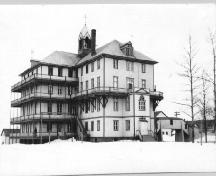 This photo of Sainte-Famille Academy was taken in 1933.; Town of Tracadie-Sheila