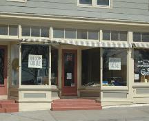 Detail of entrance for the Hardwick Block, Annapolis Royal, Nova Scotia.; Heritage Division, NS Dept. of Tourism, Culture and Heritage, 2007