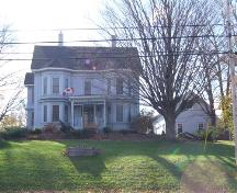 Front elevation and barn, Turner House, New Minas, Nova Scotia, 2006.
; Heritage Division, NS Dept. of Tourism, Culture and Heritage, 2006.