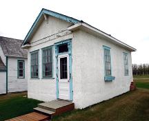 Façade principales- du nord-est, de l'Édifice Manitoba Telephone System, Cartwright, 2006; Historic Resources Branch, Manitoba Culture, Heritage and Tourism 2006