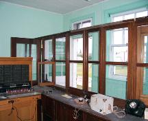 Intérieur de l'Édifice Manitoba Telephone System, Cartwright, 2006; Historic Resources Branch, Manitoba Culture, Heritage and Tourism 2006