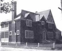 Photo of the former home of Dr. Robichaud; Généalogie Tracadie Inc.