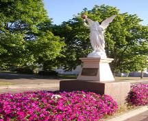 Monument de l'ange de Cap-Pelé - vue actuelle du sud ; Village of Cap-Pelé