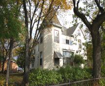Façade principale - du sud-ouest de la Maison Bernier, Winnipeg, 2005.; Historic Resources Branch, Manitoba Culture, Heritage and Tourism