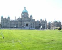 Exterior view of the B.C. Legislature, 2004.; City of Victoria, Liberty Walton, 2004.