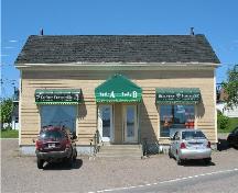 La façade du deuxième bâtiment Fransblow; Town of Tracadie-Sheila