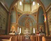 Vue de l'intérieur de l'Église catholique ukrainienne St. Nicholas, région de Rackham, 2006; Historic Resources Branch, Manitoba Culture, Heritage and Tourism, 2005
