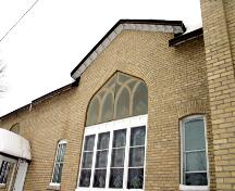 Façade principale - de la fenêtre latérale du sud de l'église unie de Baldur, Baldur, 2005; Historic Resources Branch, Manitoba Culture, Heritage and Tourism, 2005