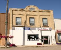 Façade principale - du sud de l'édifice Thomas Poole, Baldur, 2005; Historic Resources Branch, Manitoba Culture, Heritage and Tourism 2005