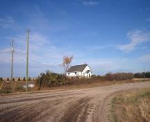 Vue contextuelle - du sud-ouest de l'école Northfield, région de Millford, 2005; Historic Resources Branch, Manitoba Culture, Heritage and Tourism, 2005