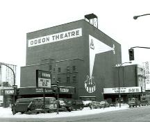 Photo de l'extérieur du théâtre Walker, 1991.; Parks Canada Agency/Agence Parcs Canada, J. Mattie, 1991.