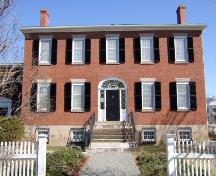 This photograph shows the 5 bay façade, 2007; Town of St. Andrews