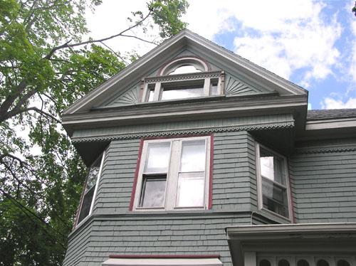 Front bay detail
