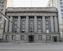 Primary elevation, from the west, of the Bank of Commerce, Winnipeg, 2006; Historic Resources Branch, Manitoba Culture, Heritage and Tourism 2006