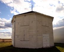 Façade principale - du nord du pavillon d'exposition de la société agricole de Carberry, Carberry, 2006; Historic Resources Branch, Manitoba Culture, Heritage and Tourism 2005