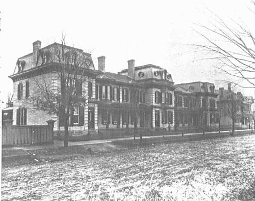 Vue générale de la place